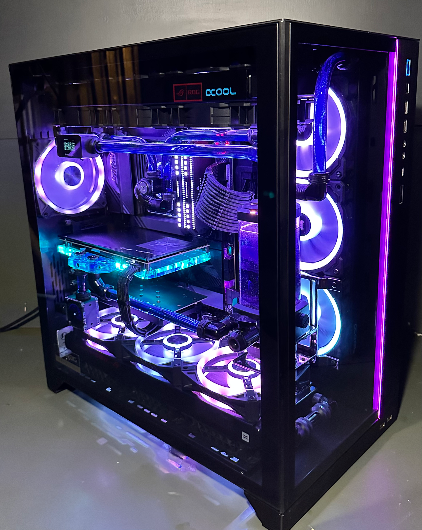 High-End Gaming PC / 5090 / 9 9800X3D