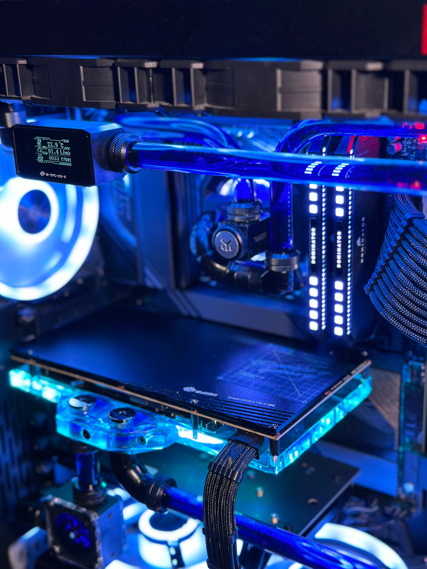 High-End Gaming PC / 5090 / 9 9800X3D