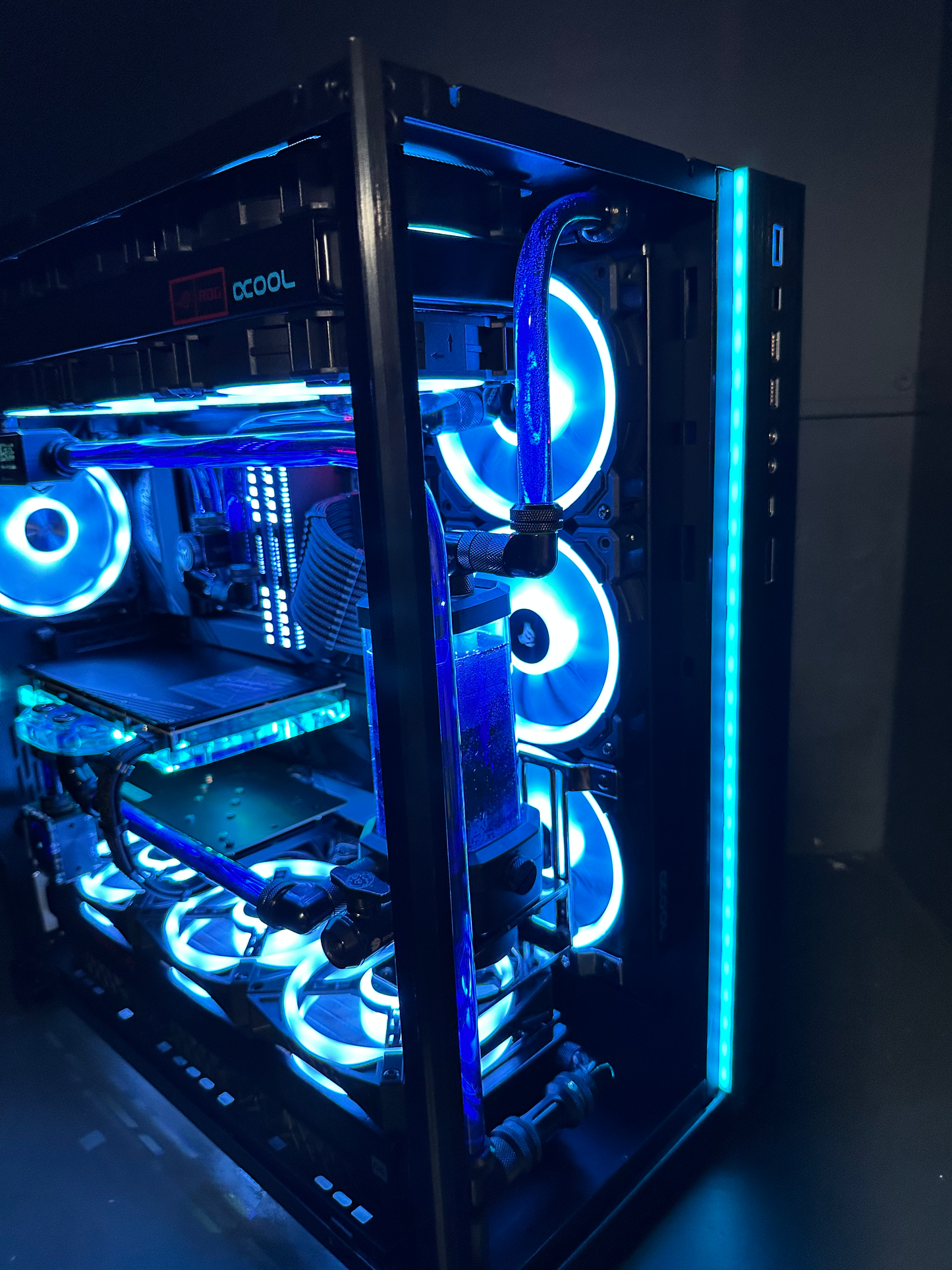 High-End Gaming PC / 5090 / 9 9800X3D