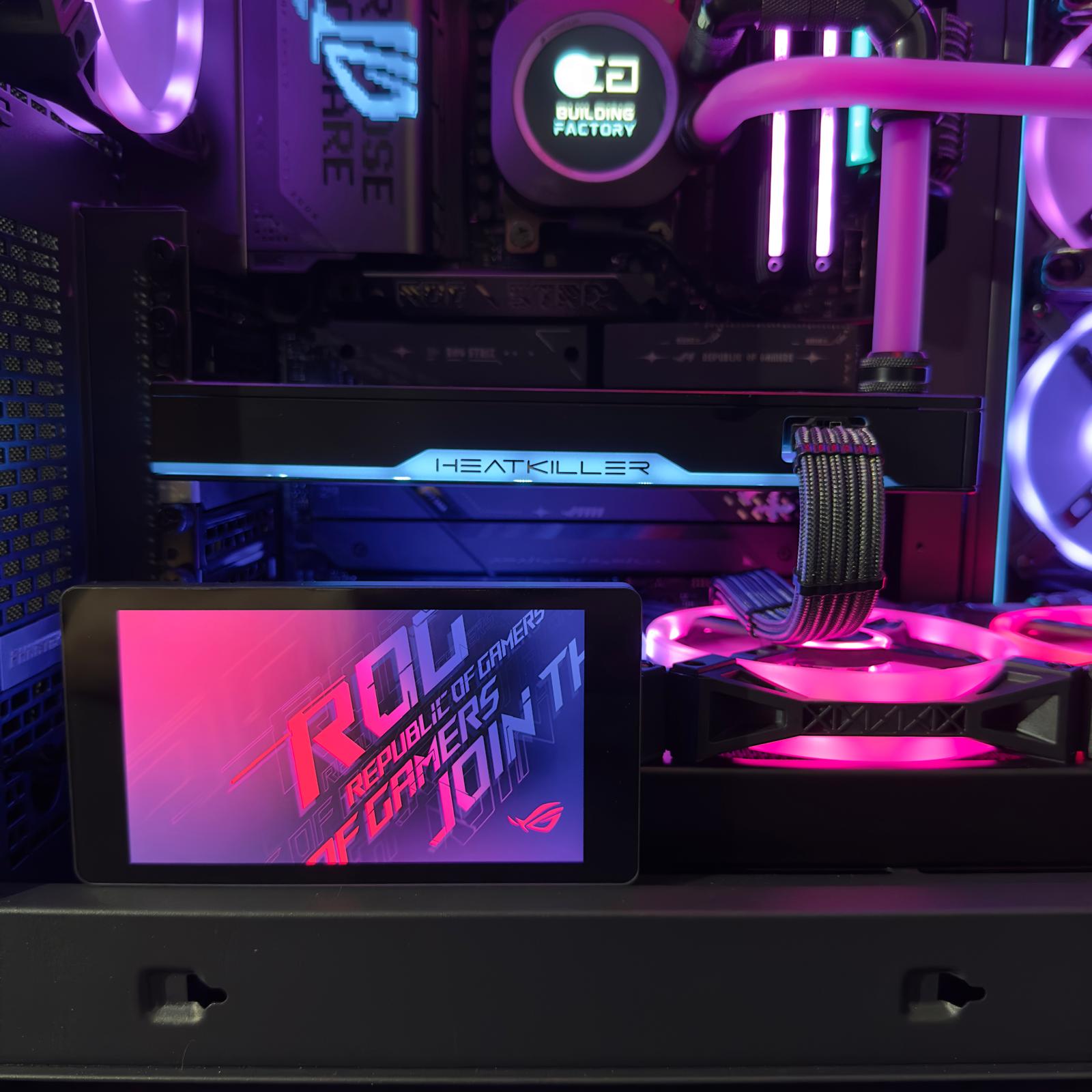 High-End Gaming PC Custom Wasserkühlung Panteks display