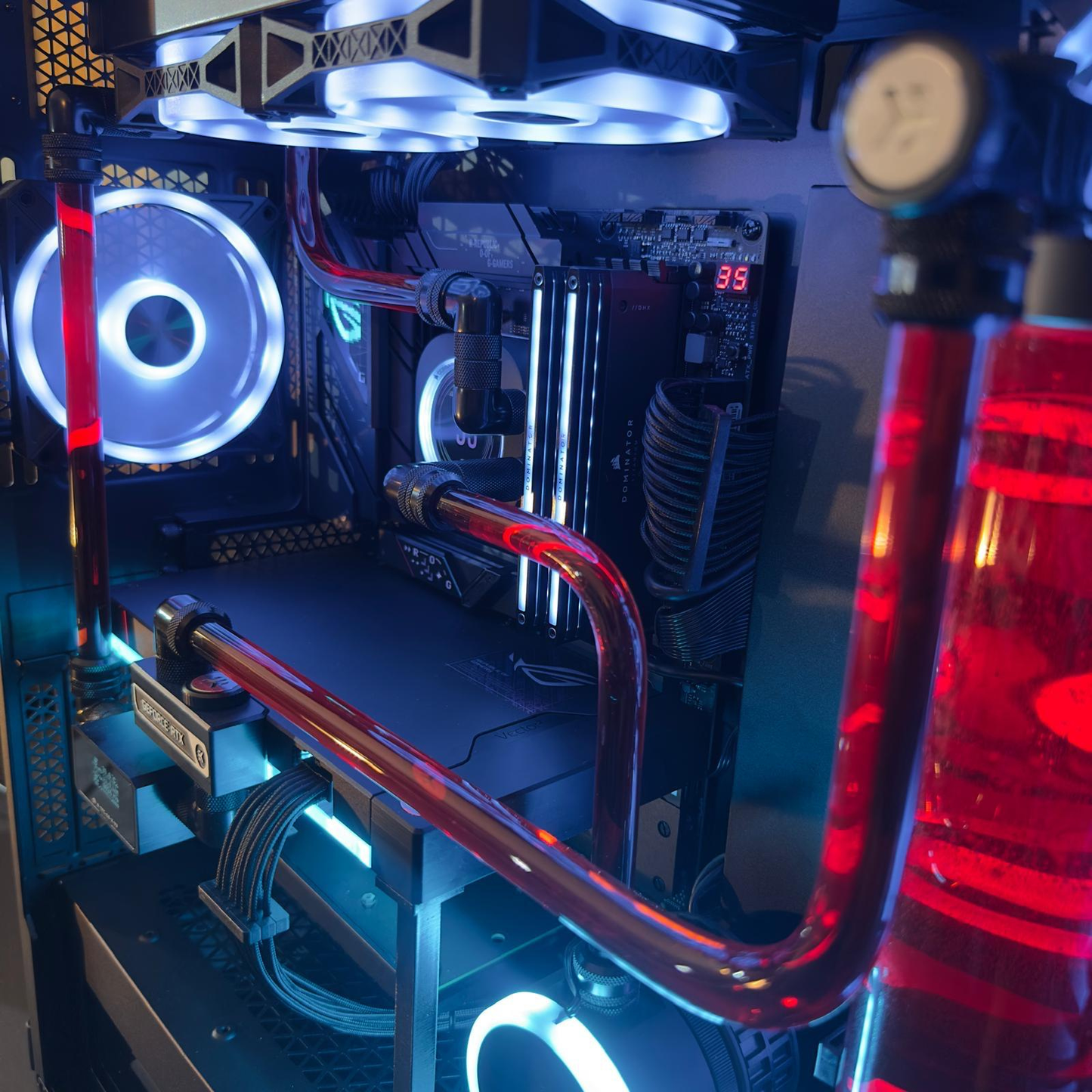 High-End Gaming PC Black Edition mit Custom Wasserkühlung / 5090 / 9 9950X3D