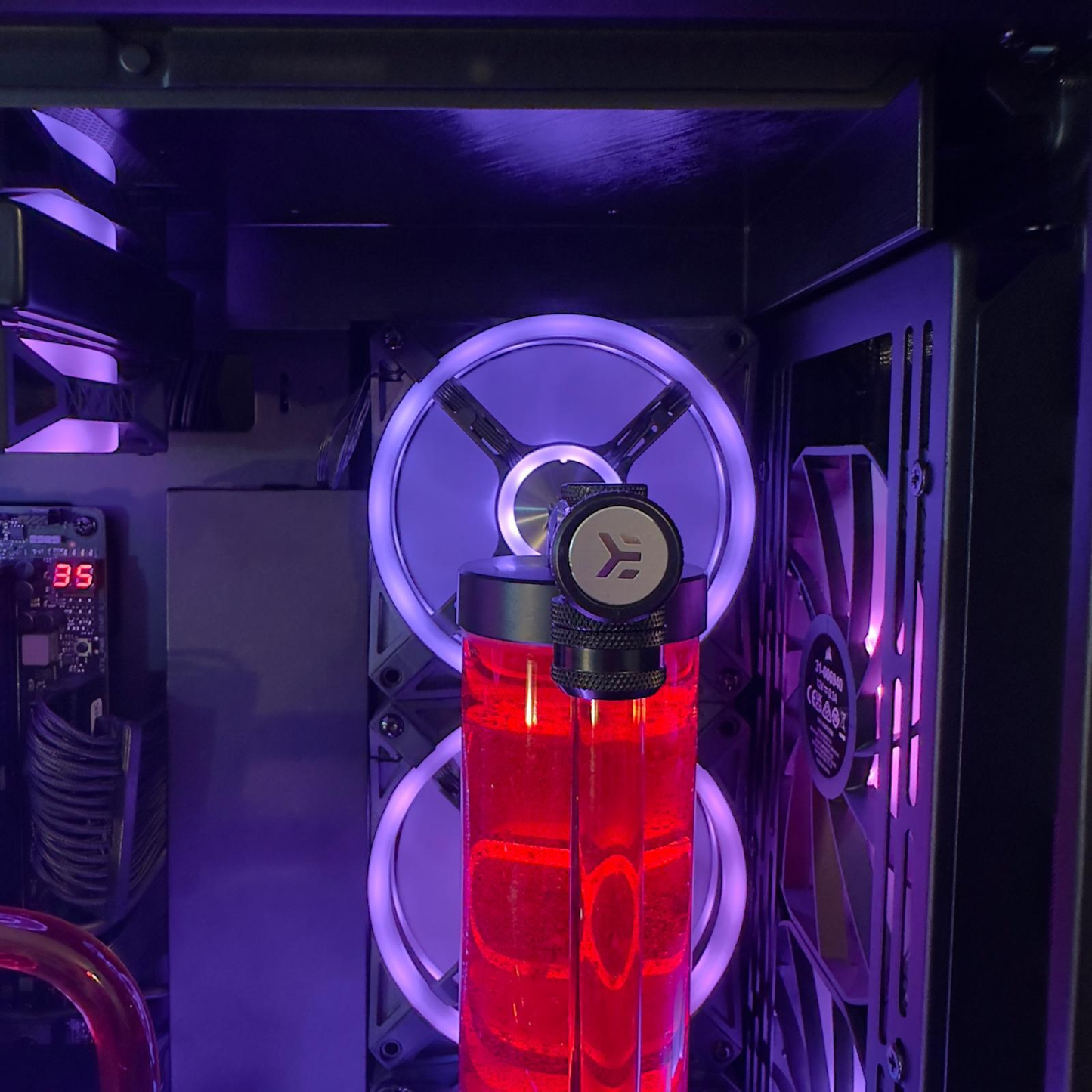 High-End Gaming PC Black Edition mit Custom Wasserkühlung / 5090 / 9 9950X3D