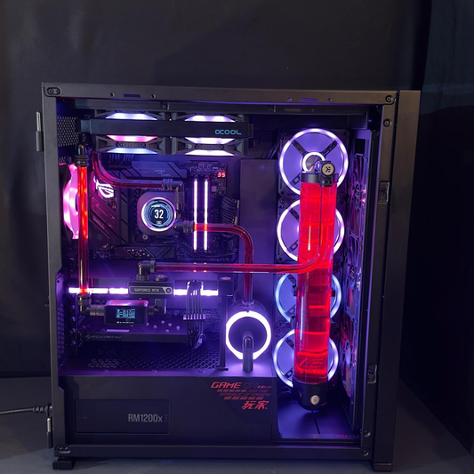 High-End Gaming PC Black Edition mit Custom Wasserkühlung / 5090 / 9 9950X3D