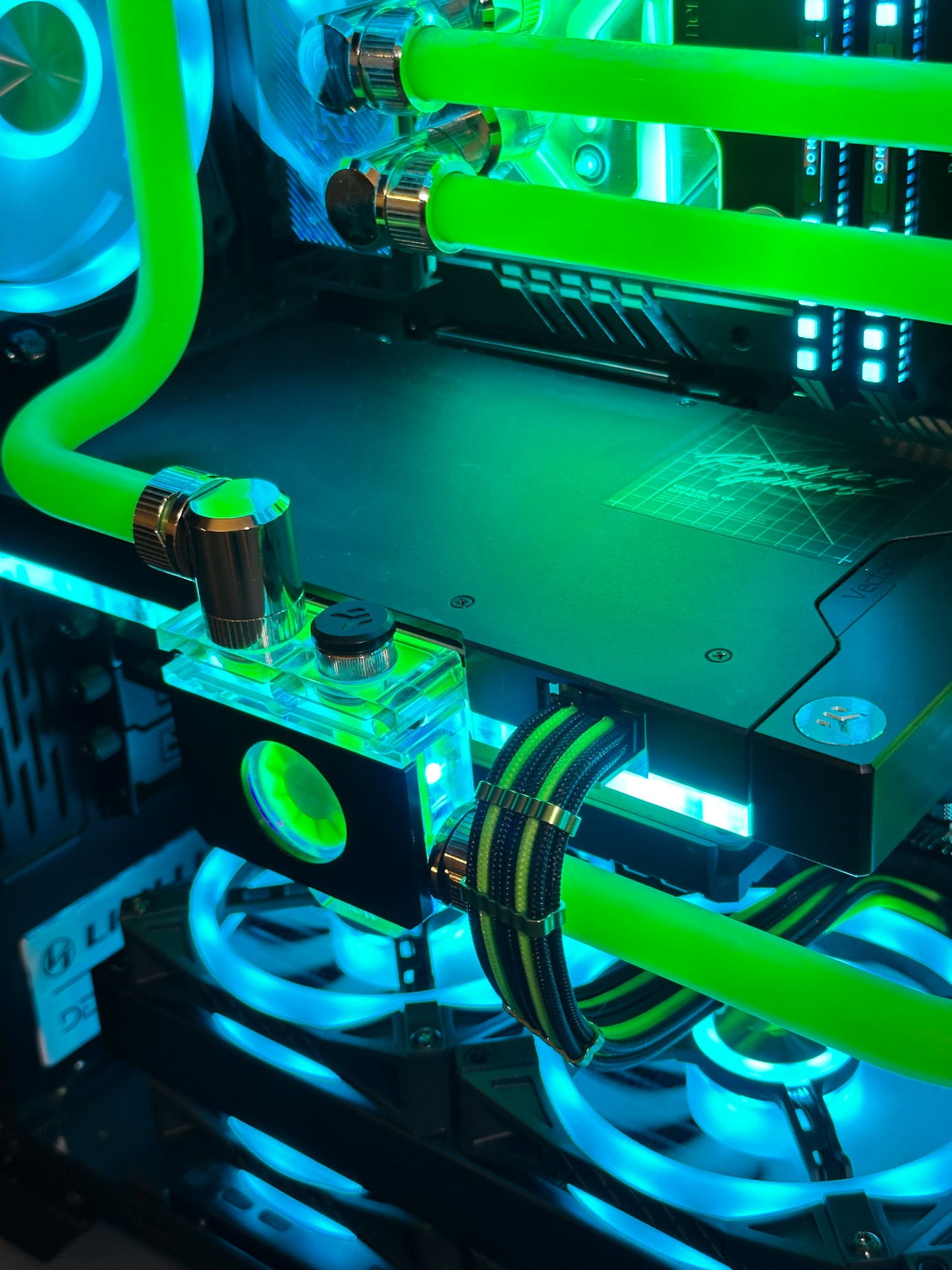 High-End Gaming PC Custom Wasserkühlung NEU 4090/ 14900 KF