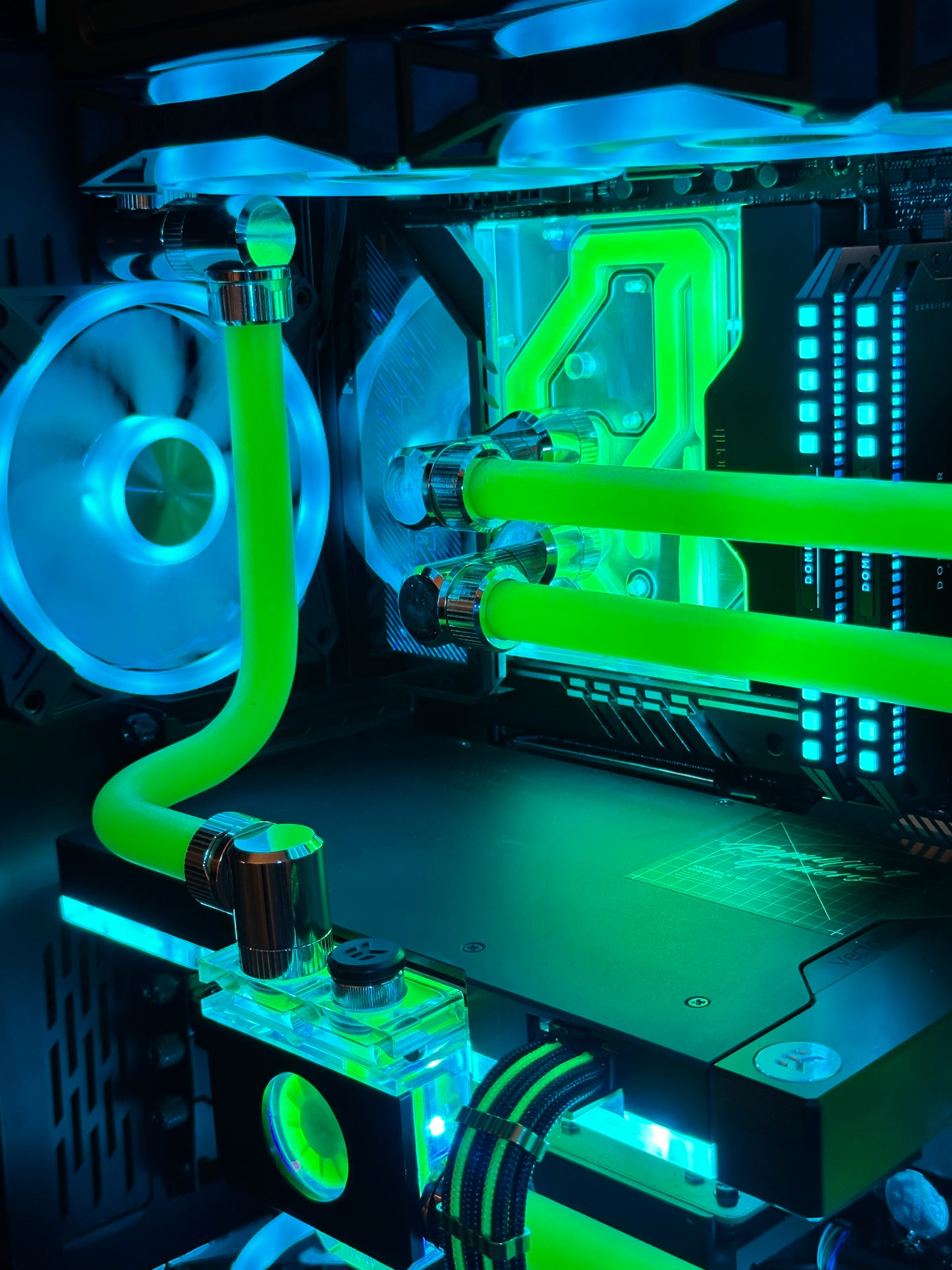 High-End Gaming PC Custom Wasserkühlung NEU 4090/ 14900 KF