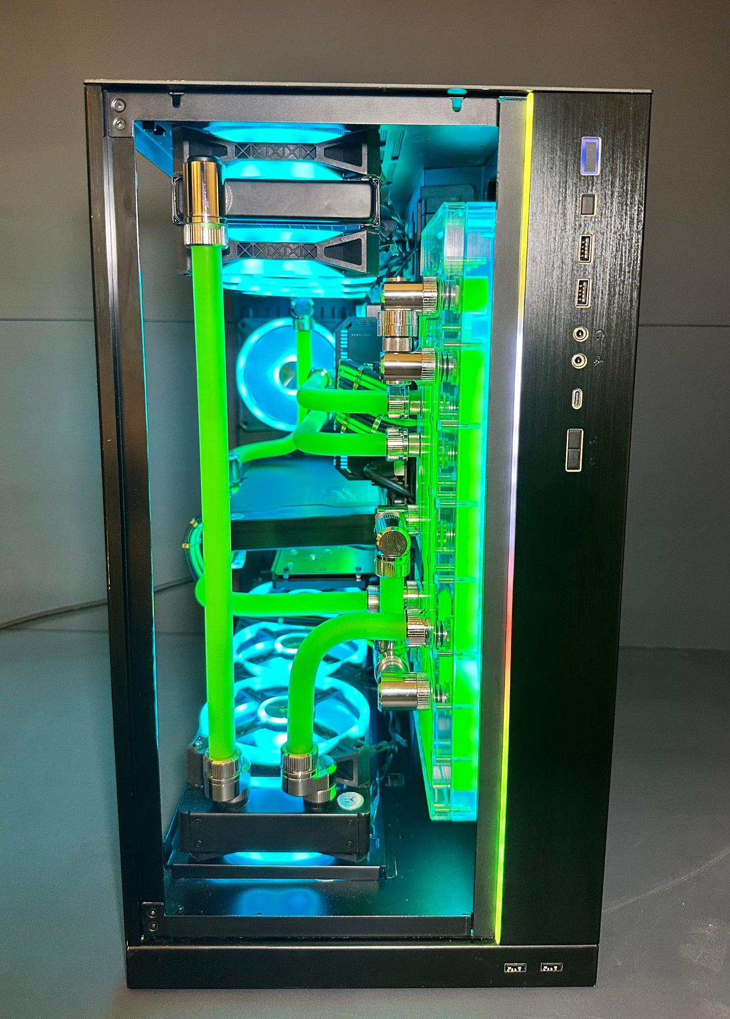 High-End Gaming PC Custom Wasserkühlung NEU 4090/ 14900 KF