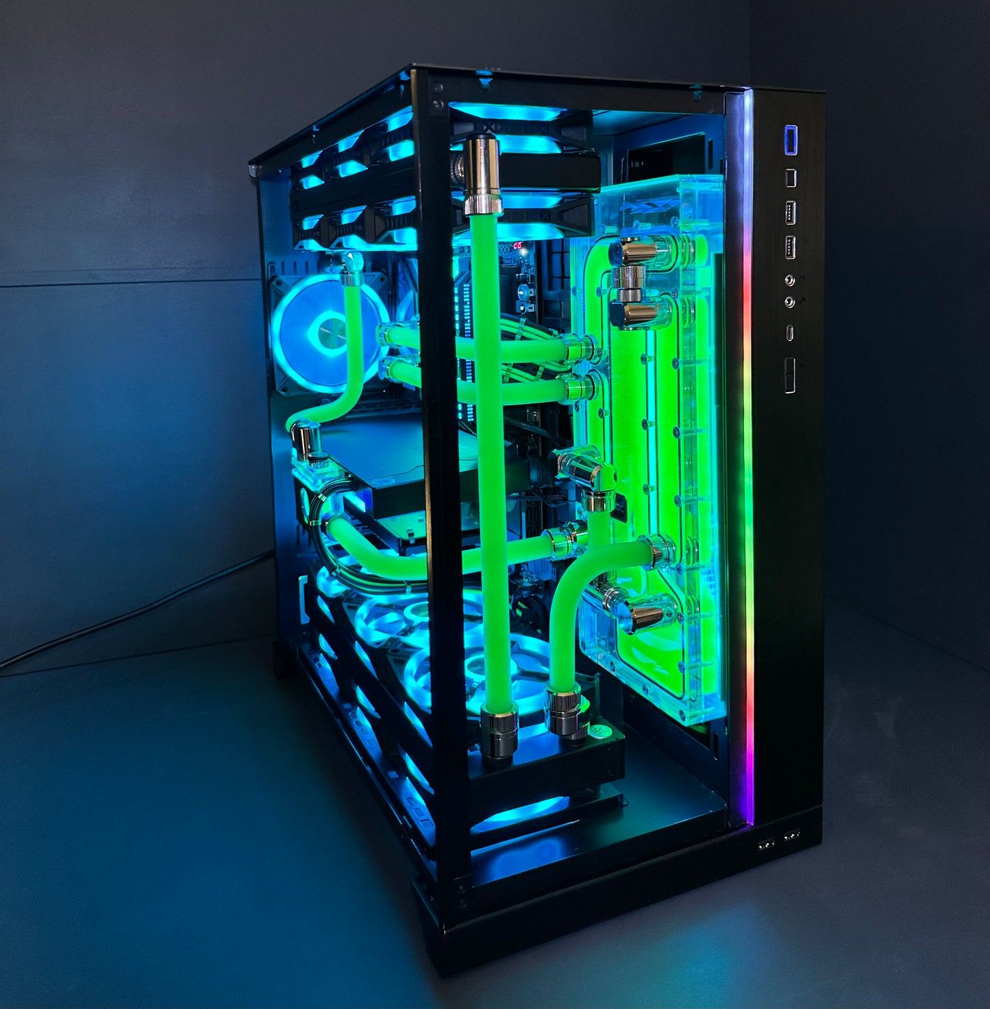 High-End Gaming PC Custom Wasserkühlung NEU 4090/ 14900 KF