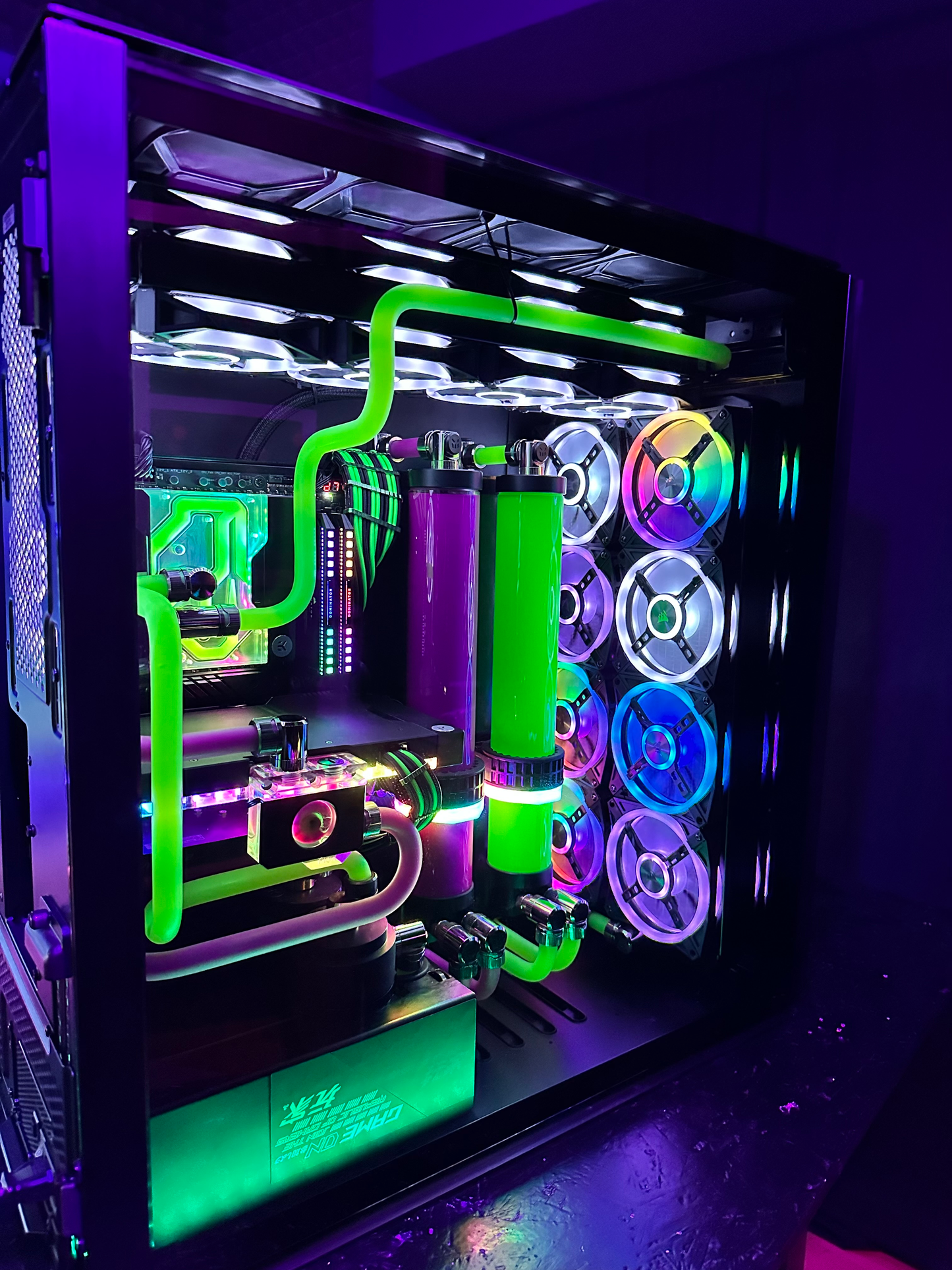 High End Gaming PC/ Custom Wasserkühlung /Dual System / RTX 5090